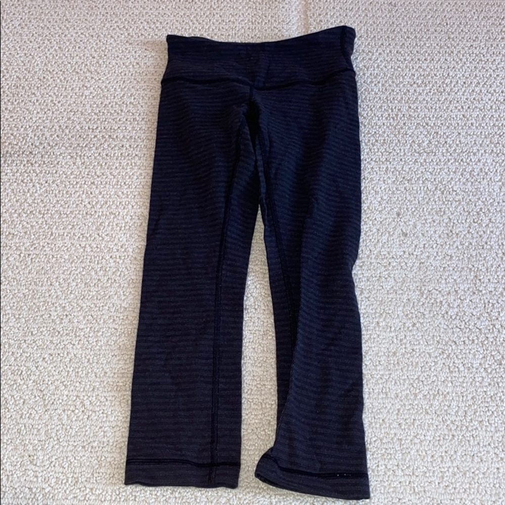 Dark Grey stripped lululemon cropped leggings